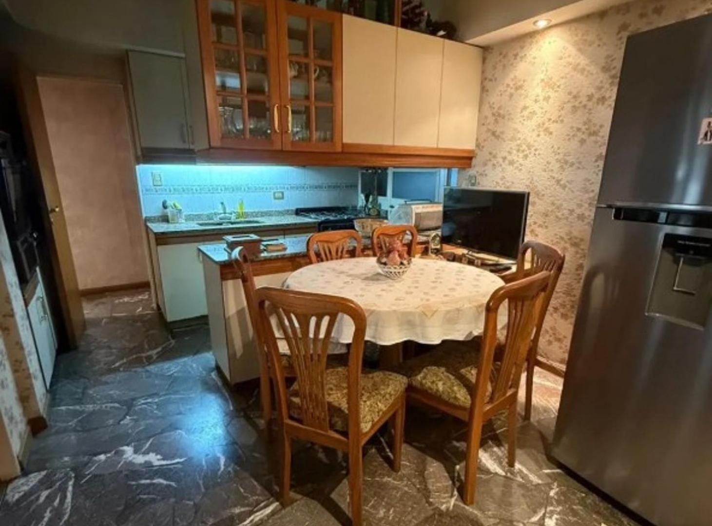 Foto de VENTA DEPTO 4 AMBIENTES CON COCHERA BALCON ALMAGRO, imagen 4