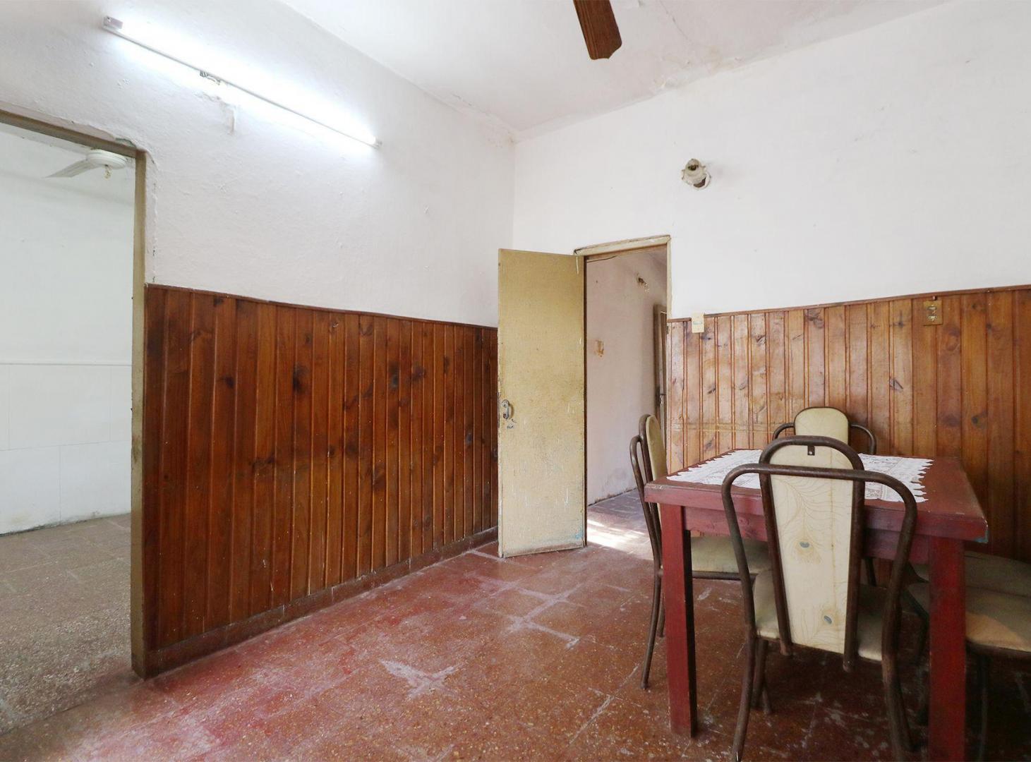 Foto de VENTA CASA LOTE PROPIO C/LOCAL, PILETA/ MORENO, imagen 4