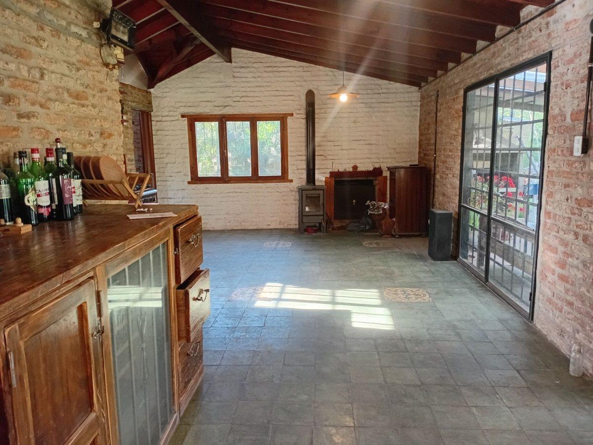Foto de CASA EN VENTA CON PILETA Y AMPLIO TERRENO MORENO, imagen 3