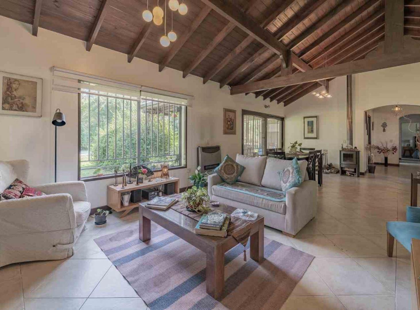 Foto de Casa 5 Ambientes, Pileta Jardín Parrilla Cochera, imagen 4