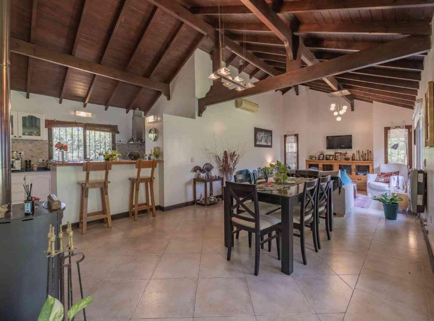 Foto de Casa 5 Ambientes, Pileta Jardín Parrilla Cochera, imagen 2
