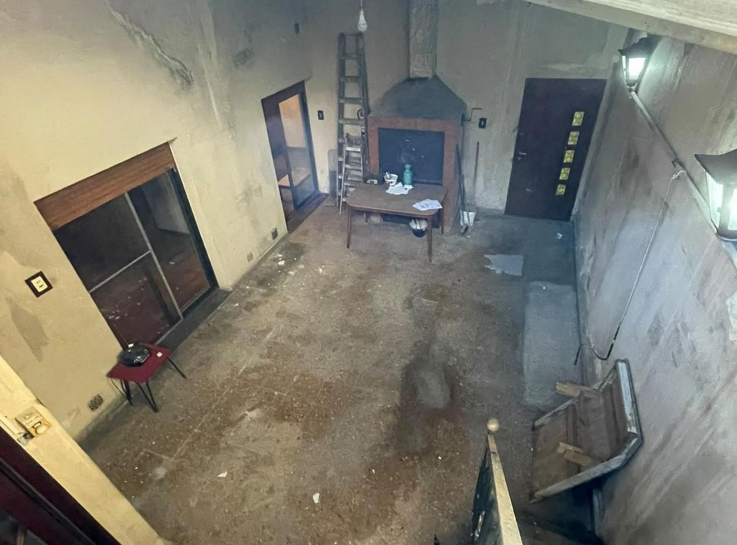 Foto de VENTA PH 4 amb LUGANO DOBLE TERRAZA a REFACCIONAR, imagen 5