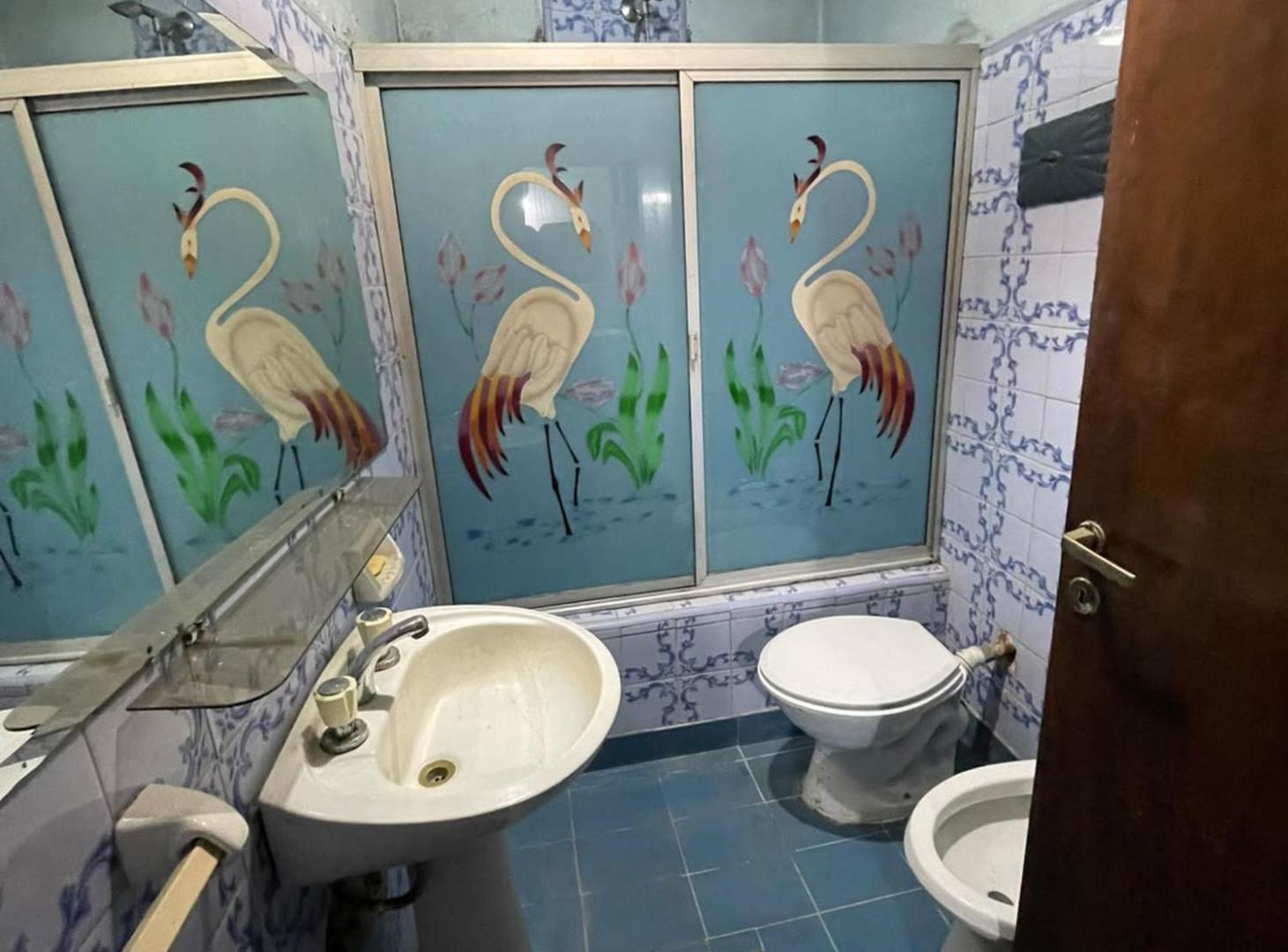 Foto de VENTA PH 4 amb LUGANO DOBLE TERRAZA a REFACCIONAR, imagen 3