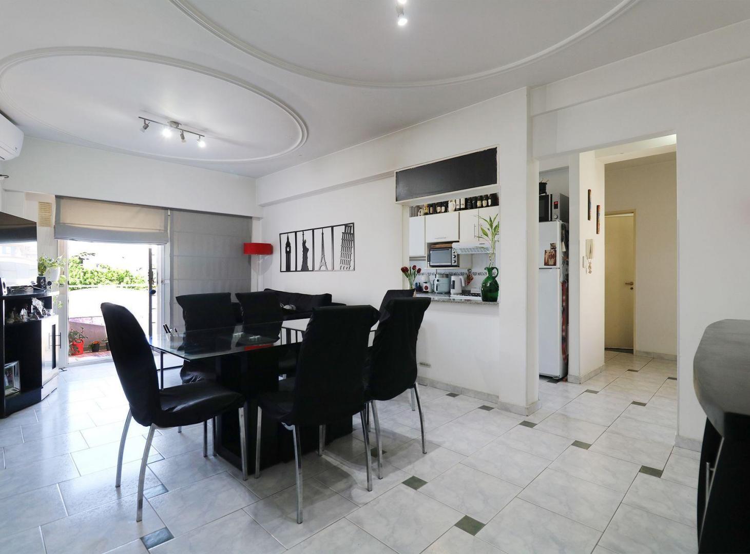Foto de VENTA Depto 2 amb. c/ TERRAZA PROPIA en Floresta, imagen 1