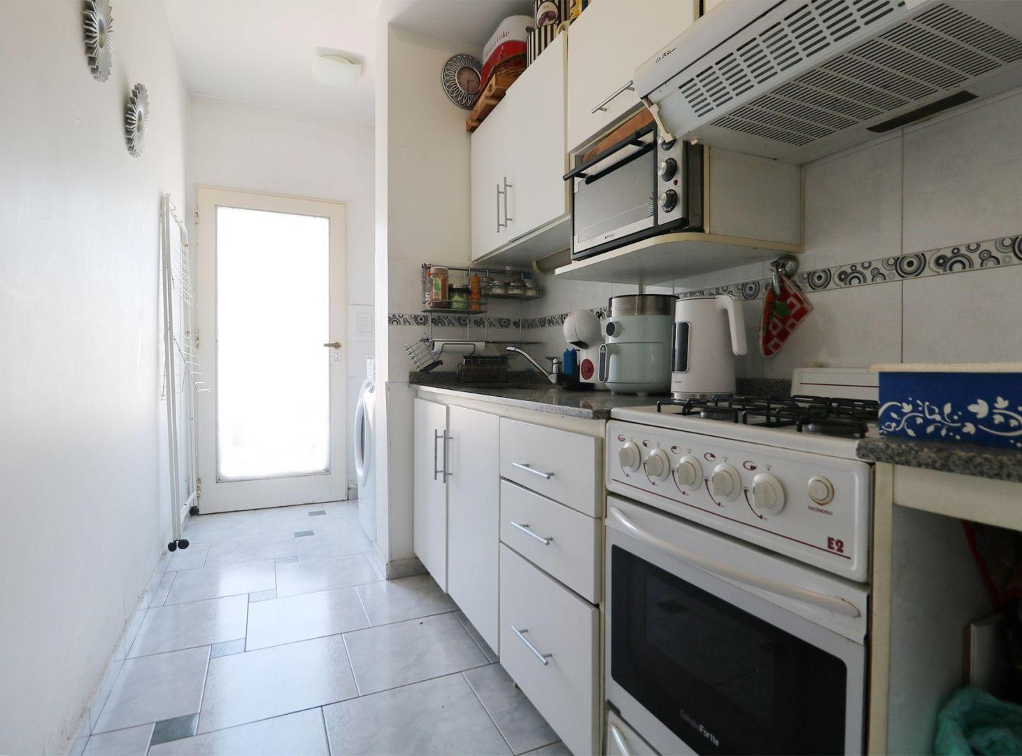 Foto de VENTA Depto 2 amb. c/ TERRAZA PROPIA en Floresta, imagen 3