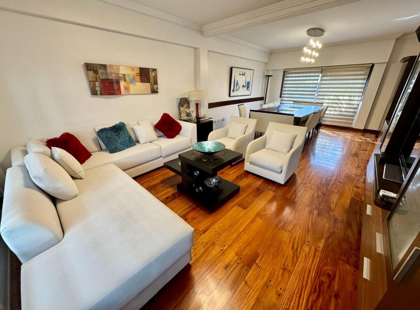 Foto de Venta Casa Coghlan 5 amb Pileta Parrilla 2 Coch., imagen 4