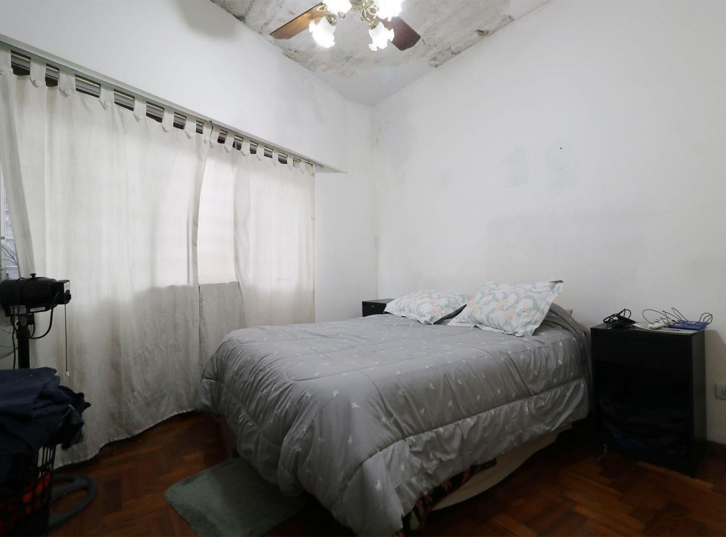 Foto de CASA 4 AMB+DEPTO 2 AMB+COCHERA | PARQUE CHACABUCO, imagen 1