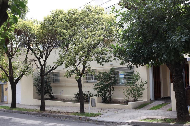 Casa Colinas Velez Sarsfield 3 Dorm. 2