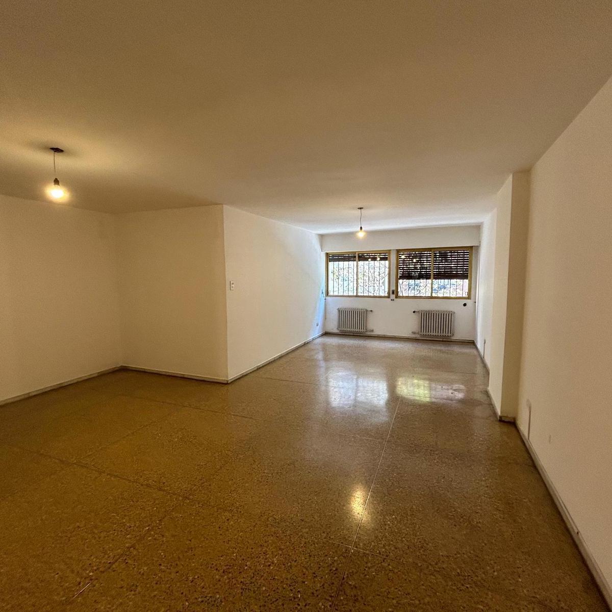 Departamento en Venta Estrada 100 3 Dorm. 2 Baños 1