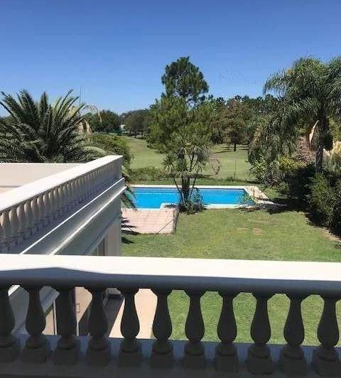 Casa de categoría en Jockey Club 3