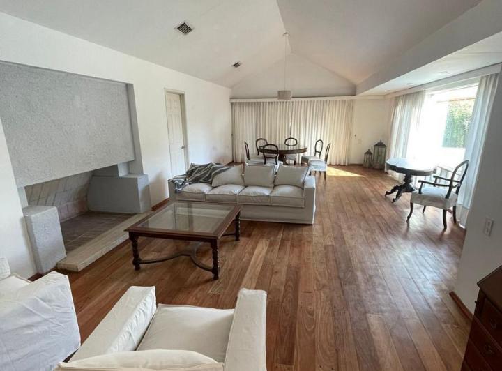 Casa en alquiler en Country Jockey club 3 dormitorios 3 baños pileta 2