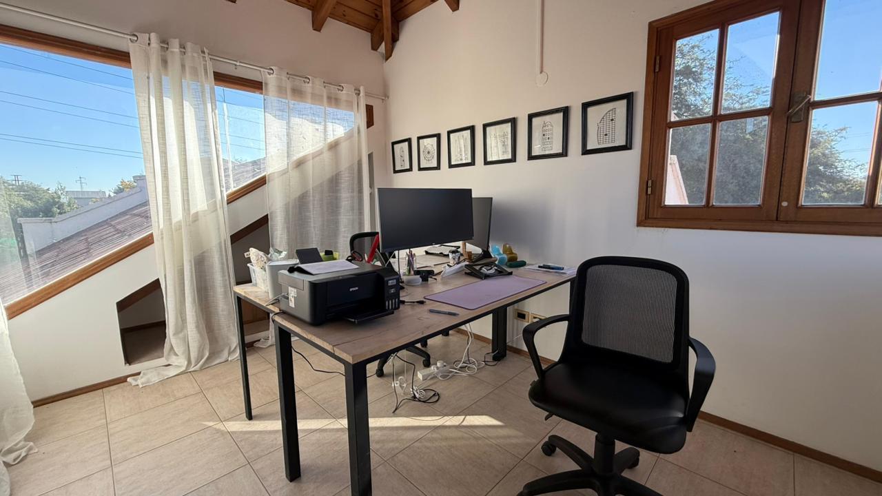 Alquuler Casa en Jockey Club 3 dormitorios con pileta fondo golf