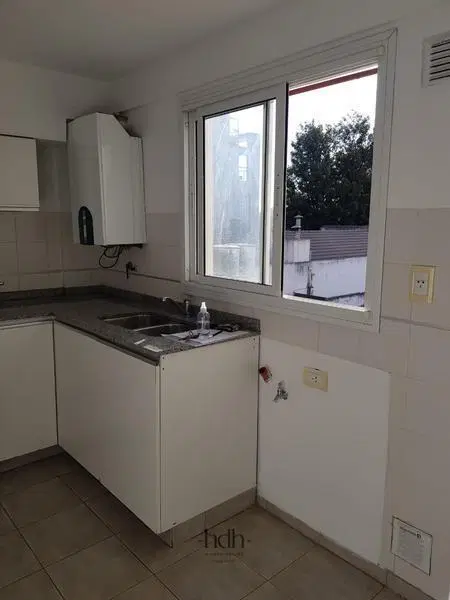 Alquiler departamento de 2 Dormitorios 2 baños con balcón en B General Paz 5