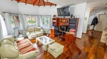 Casa venta en Country Jockey 3 dormitorios 3 baños pileta fondo golf 3