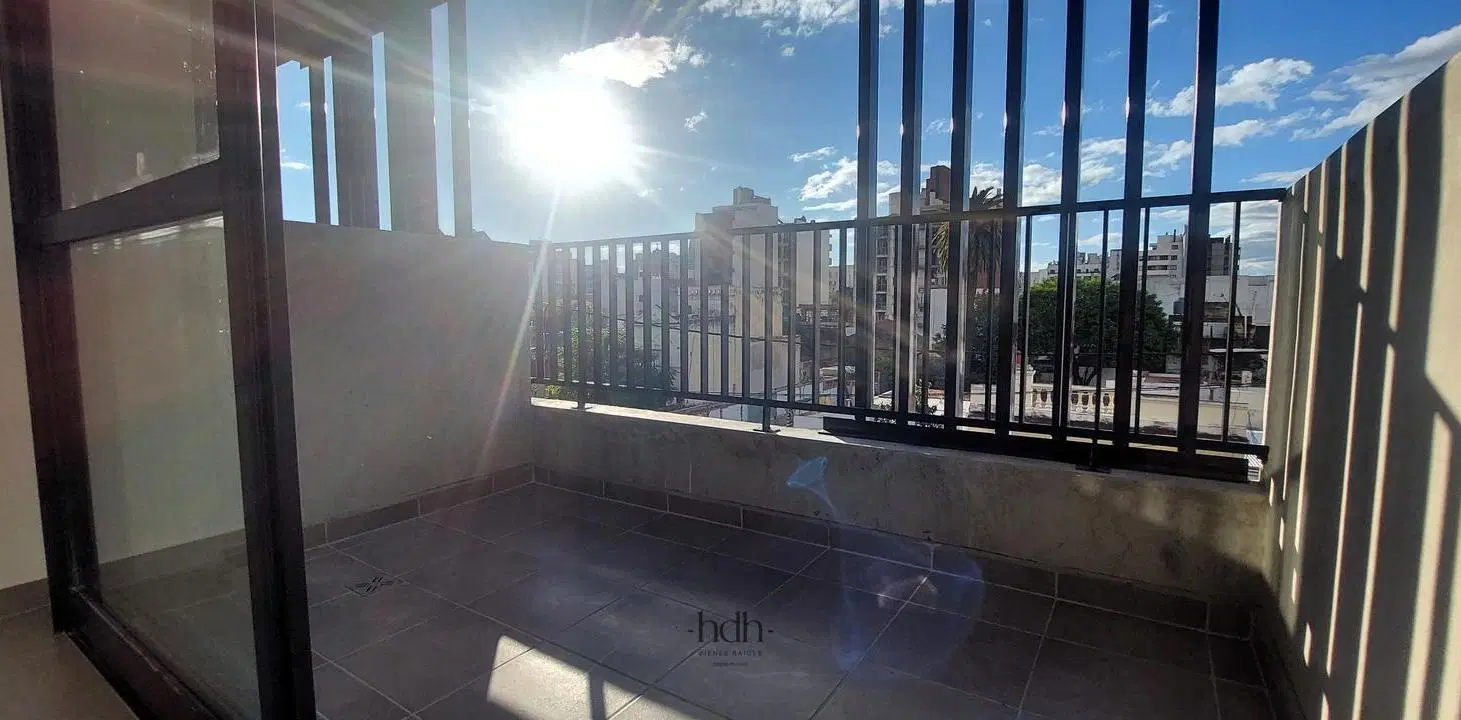 Departamento Venta 1 dormitorio 1 baño con balcon General Paz 2