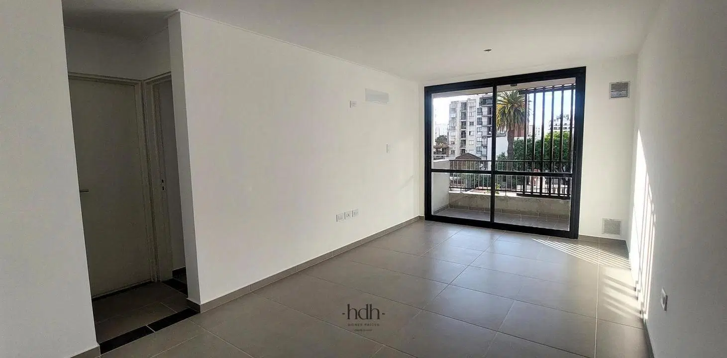 Departamento Venta 1 dormitorio 1 baño con balcon General Paz 5