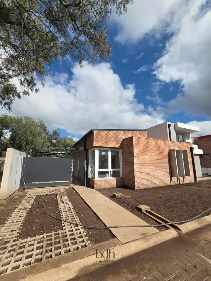 Casa alquiler housing de 2 dormitorios 2 baños en housing con amenities seguridad 24 hs 3