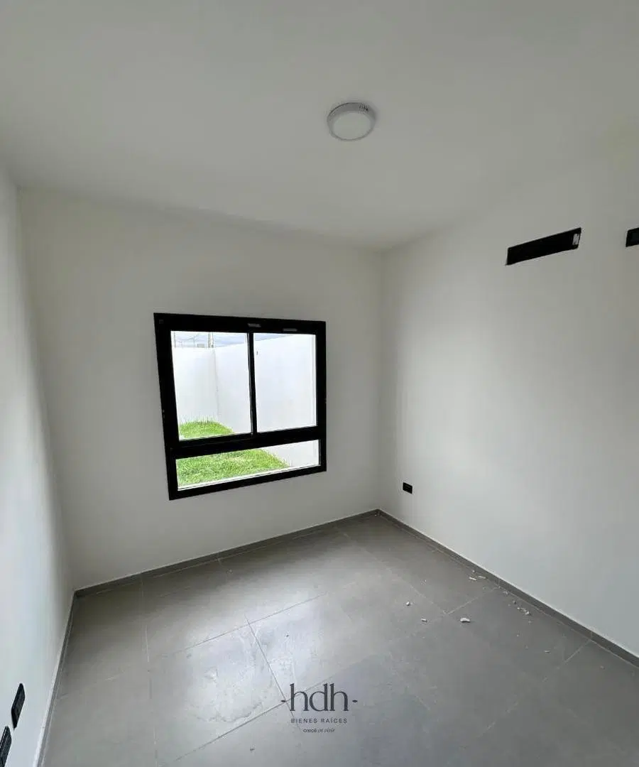 Casa Venta 2 dormitorios 1 baño patio en planta baja seguridad 24 hs 2