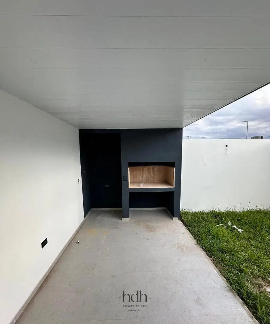 Casa Venta 2 dormitorios 1 baño patio en planta baja seguridad 24 hs 1