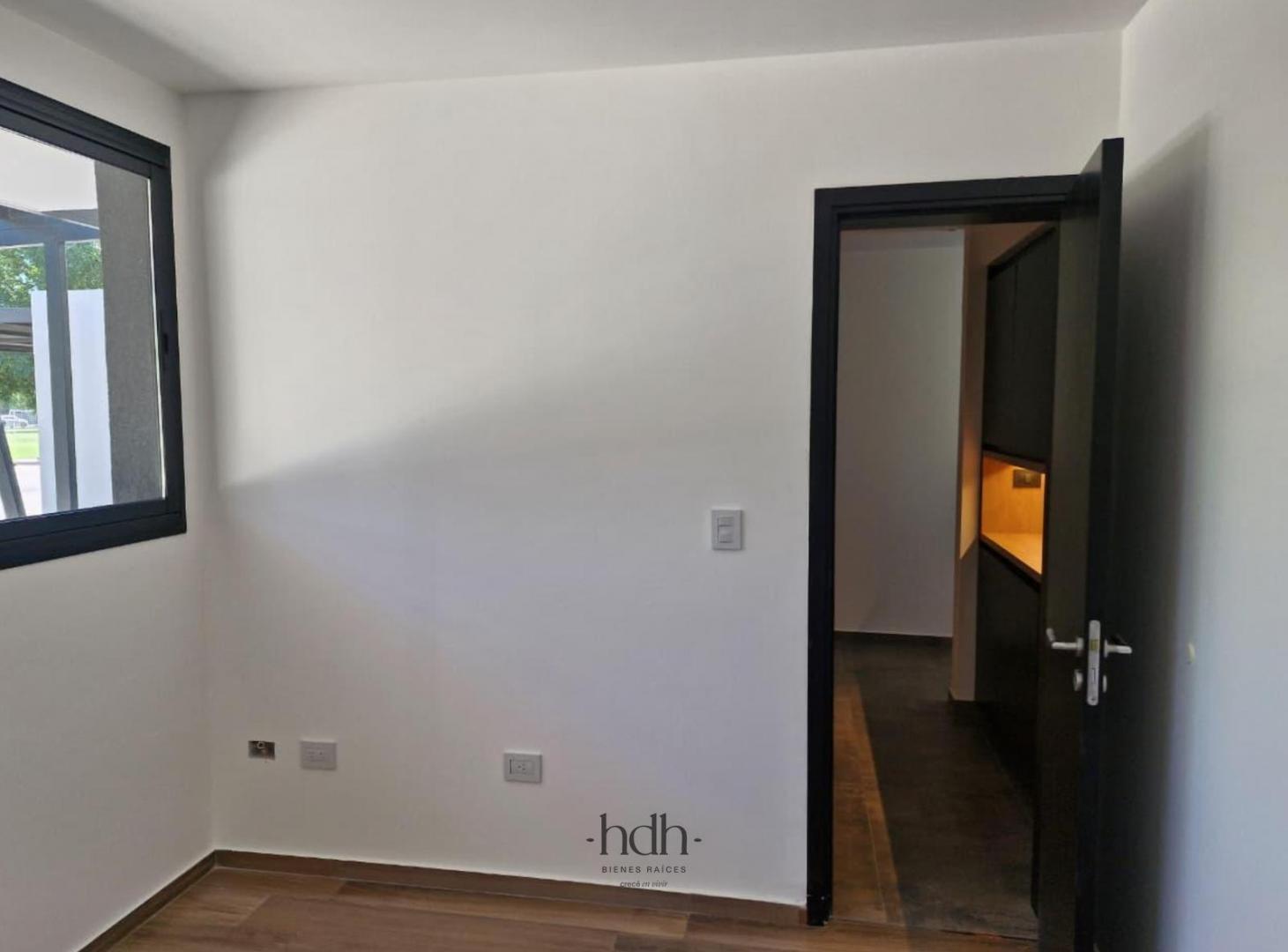 Foto de Casa venta 4 dormitorios 3 baños en Greenville II, imagen 4