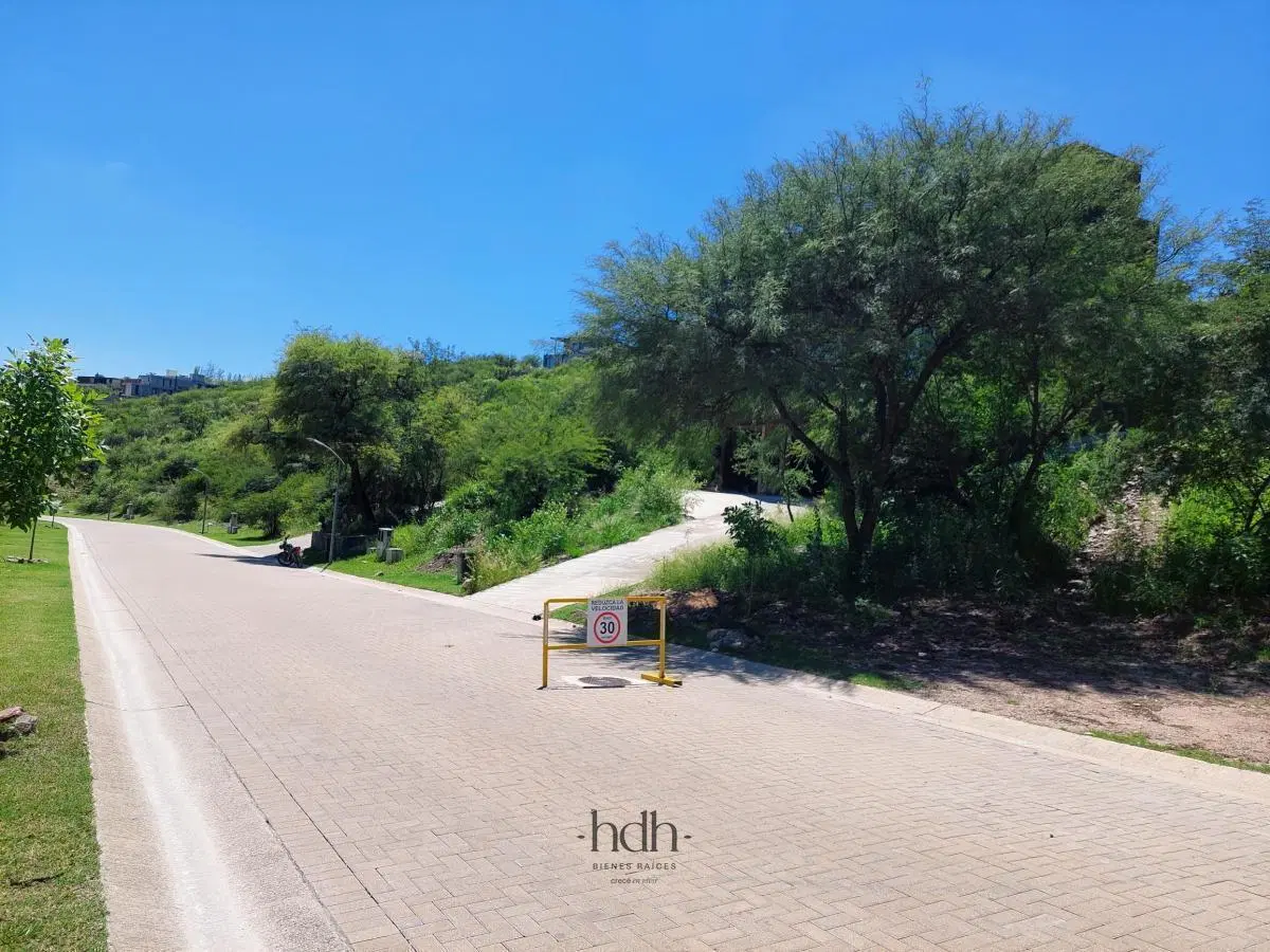 Lote venta 1185 m² Apto Crédito 1