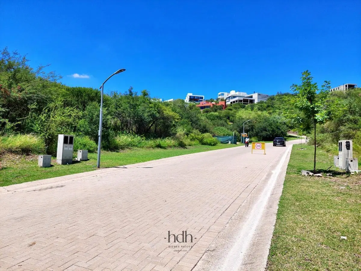 Lote venta 1185 m² Apto Crédito 3