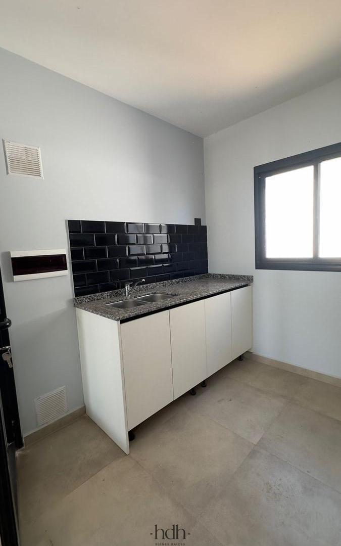 Foto de Duplex en alquiler Colinas de Manantiales 2 Dormitorios con cochera y parrilla en patio, imagen 1