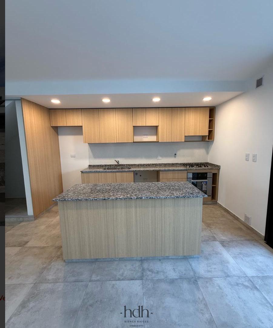 Foto de Casa en venta 3 dormitorios 3 baños con patio parrilla seguridad 24 hs, imagen 3