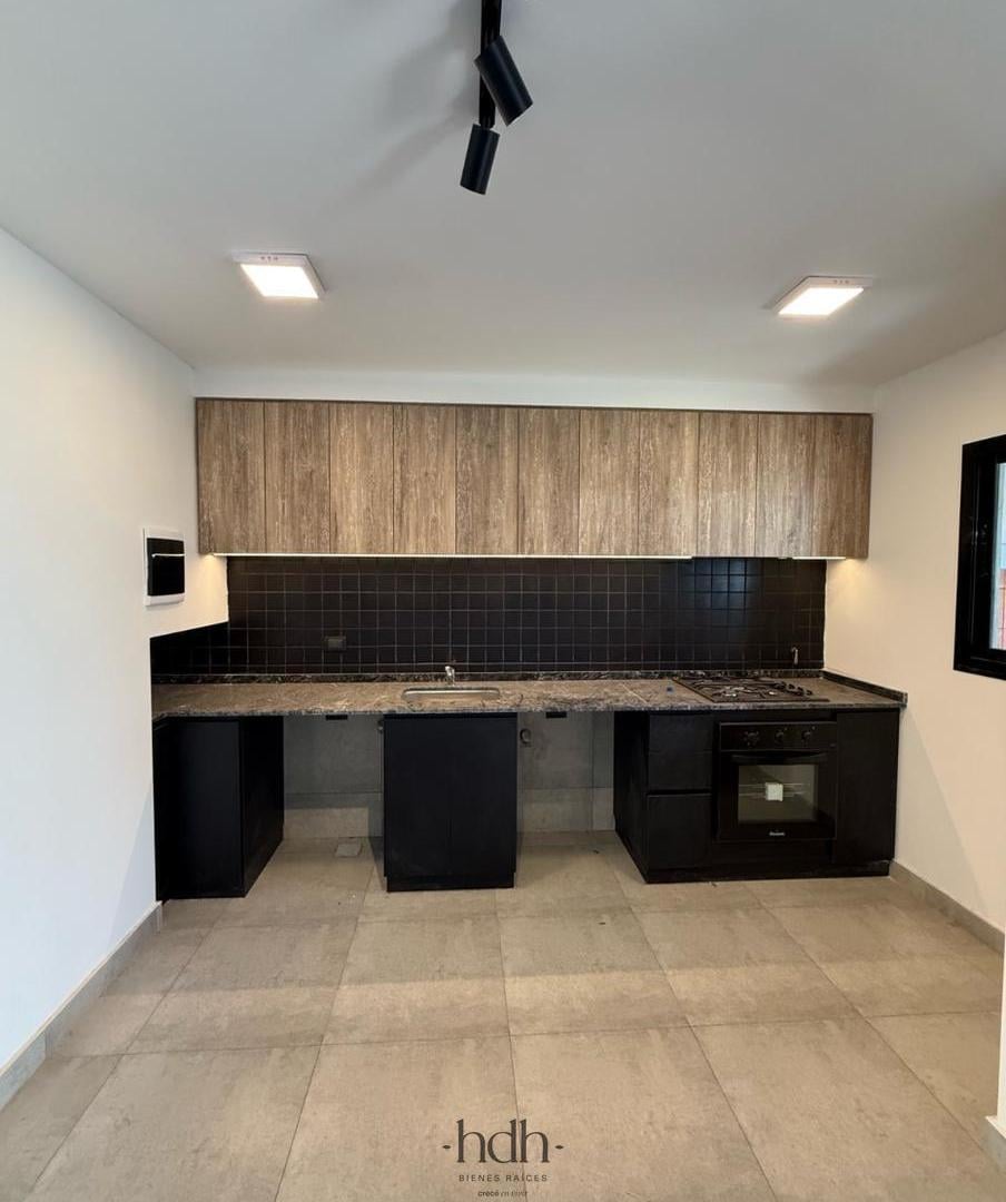 Foto de Casa en venta 3 dormitorios 3 baños patio pileta 24 hs seguridad, imagen 4
