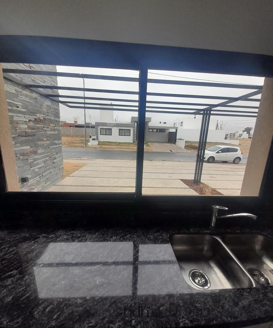 Foto de Duplex venta 2 dormitorios 1 baño con patio San Ignacio Village, imagen 3