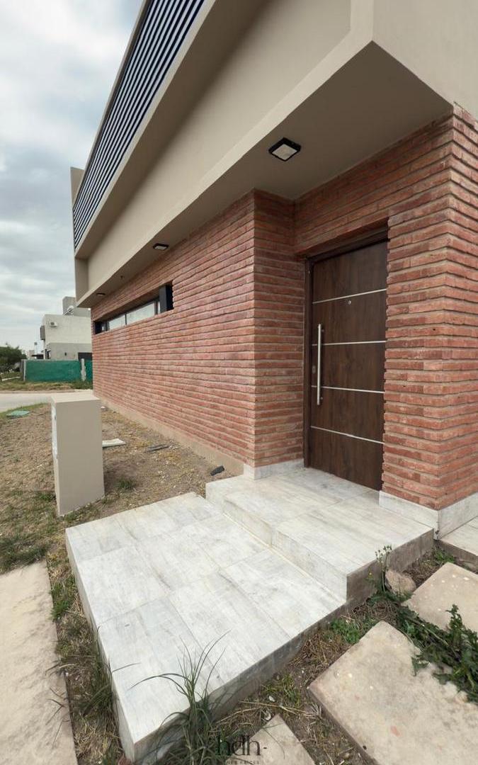 Foto de Casa en Docta Boulevard 2 dormitorios 2 baños patio seguridad, imagen 3