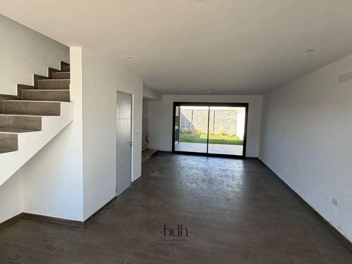 Foto de Casa venta 2 dormitorios 2 baños con seguridad 24 hs Docta Boulevard, imagen 1
