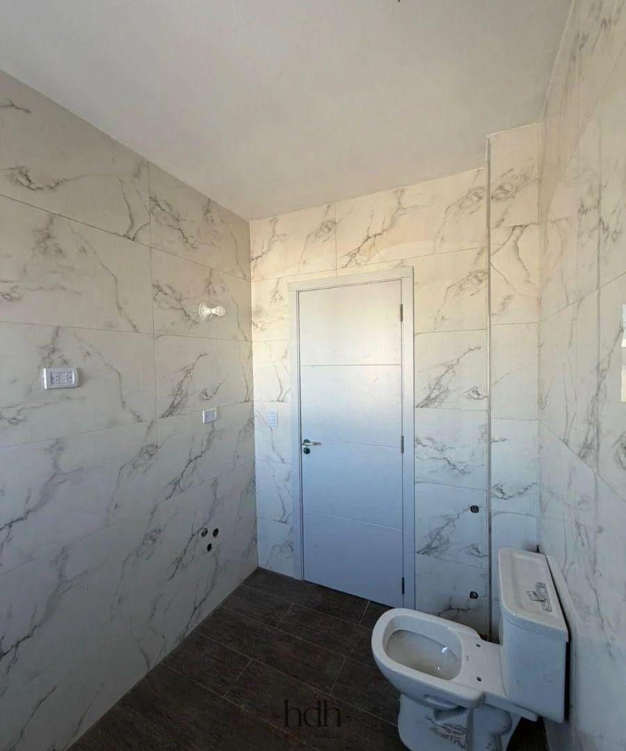 Foto de Casa venta 2 dormitorios 2 baños con seguridad 24 hs Docta Boulevard, imagen 2