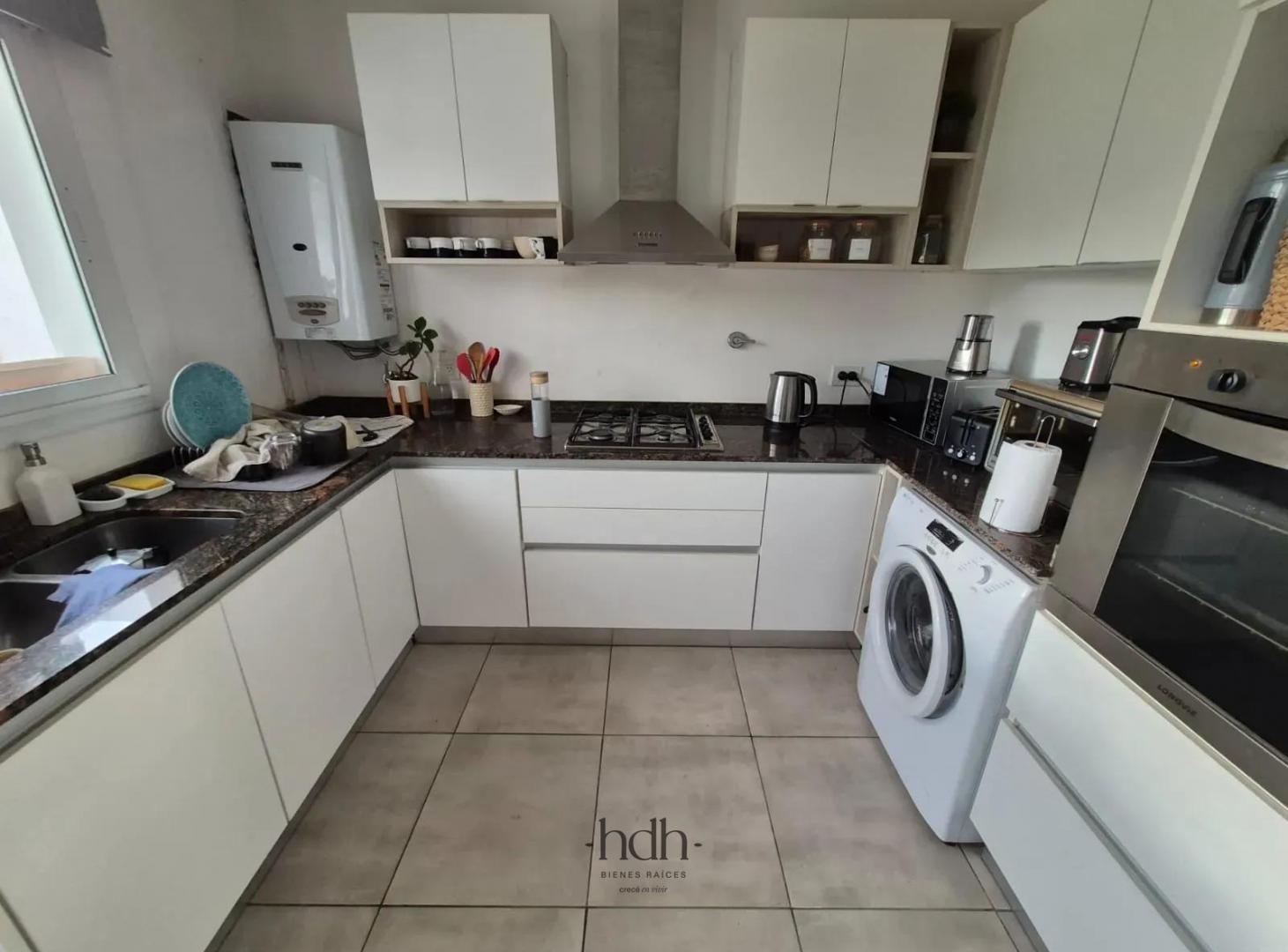 Foto de Duplex venta 2 dormitorios 2 baños con Seguridad 24 hs, imagen 2