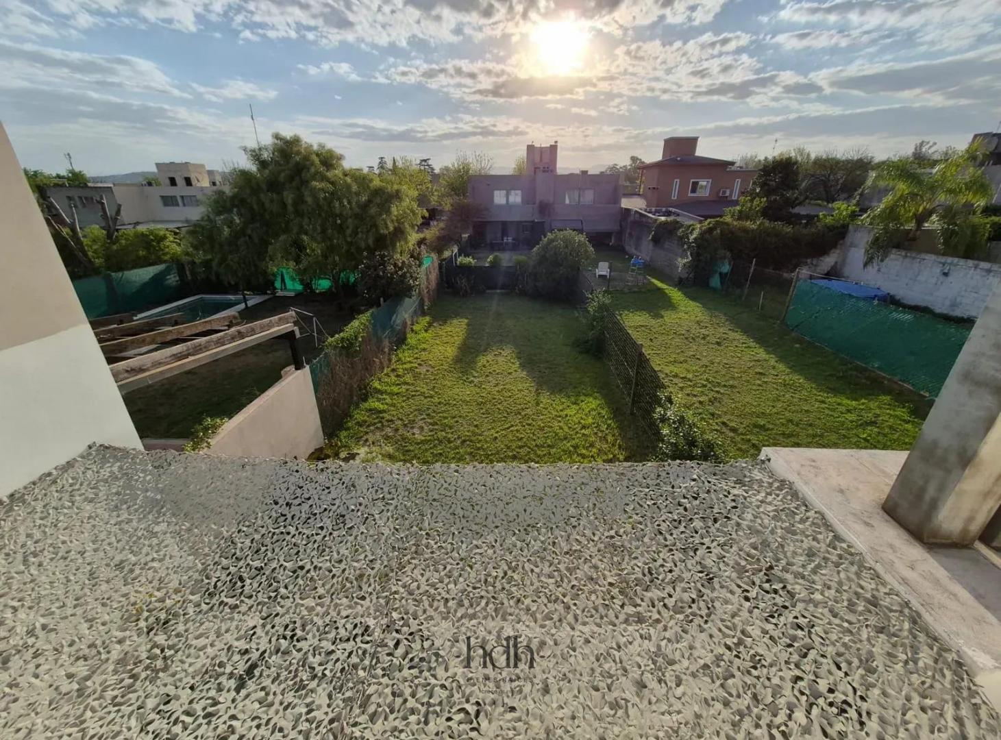 Foto de Duplex venta 2 dormitorios 2 baños con Seguridad 24 hs, imagen 1