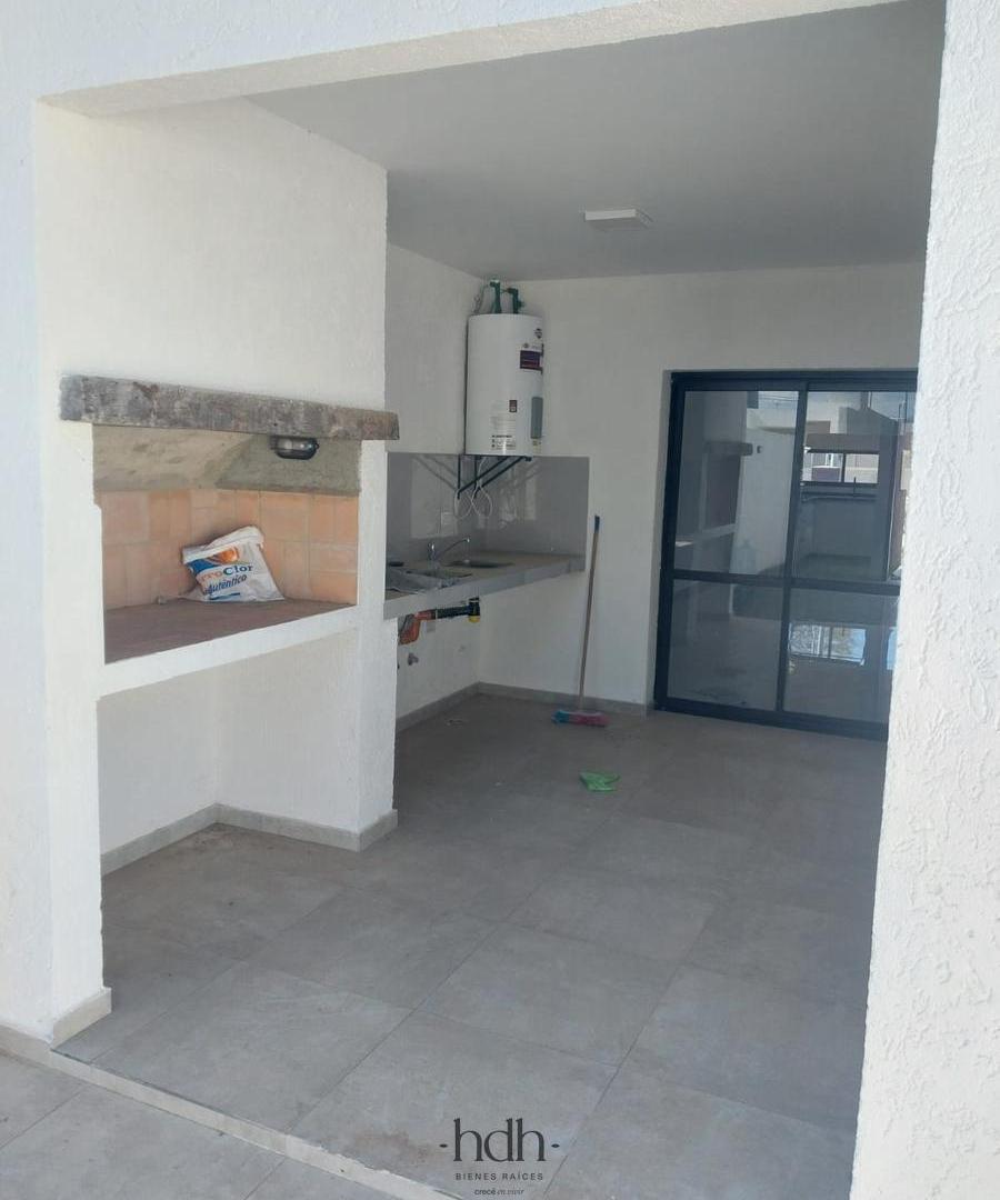 Foto de Casa venta en Barrio Norte 1 2 dormitorios 1 baño pileta, imagen 1