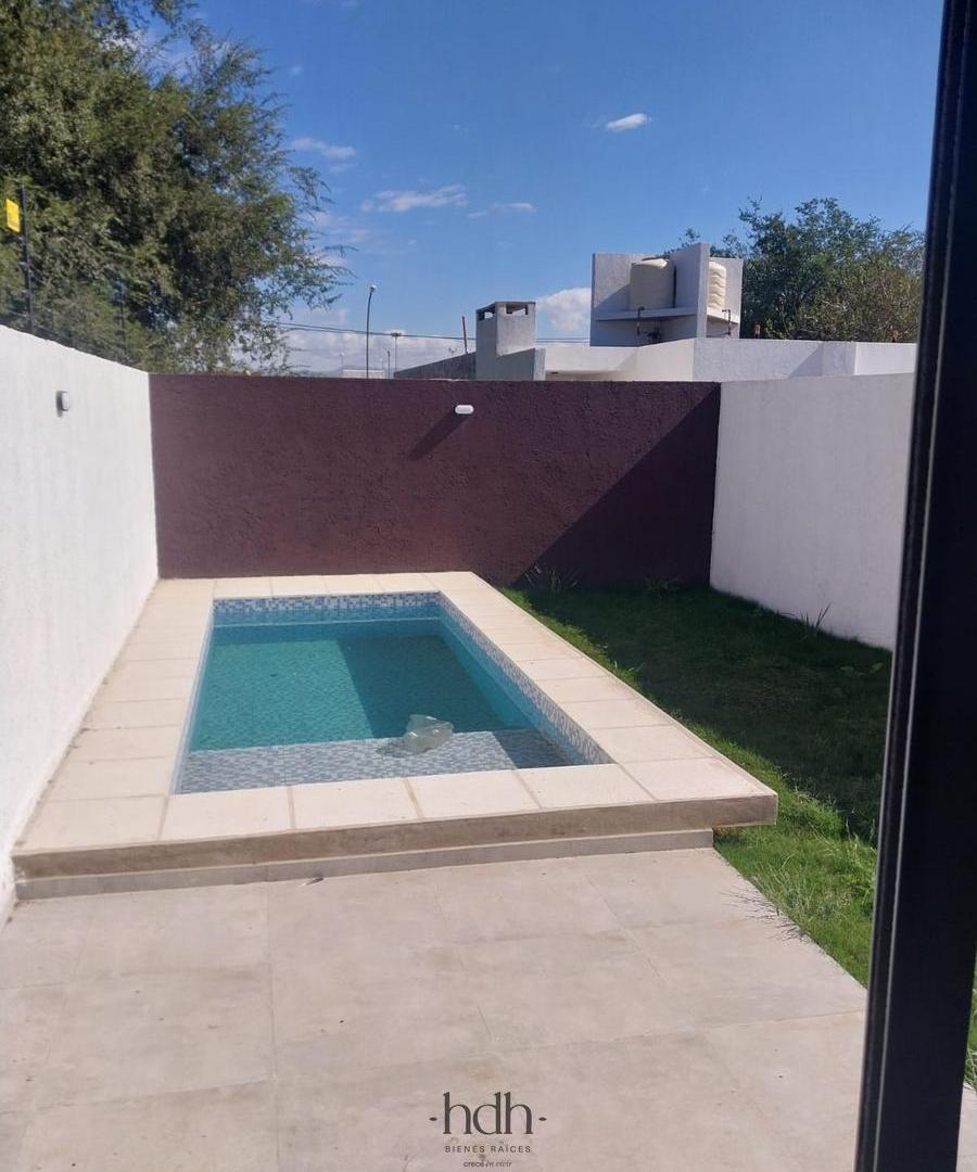 Foto de Casa venta en Barrio Norte 1 2 dormitorios 1 baño pileta, imagen 3