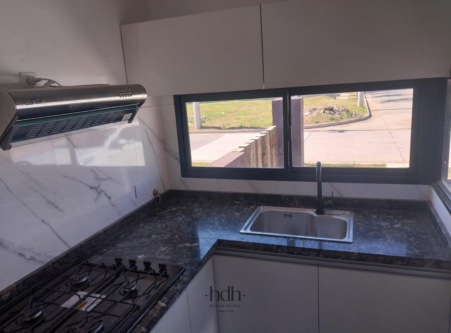 Foto de Casa venta en Barrio Norte 1 2 dormitorios 1 baño pileta, imagen 2