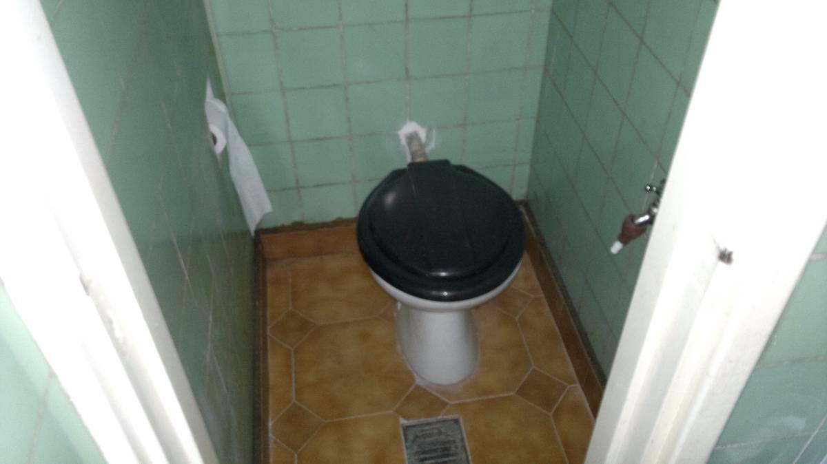 Foto de LOCAL EN VENTA EN LA ZONA DE LINIERS A PASOS DE AV. RIVADAVIA, imagen 4