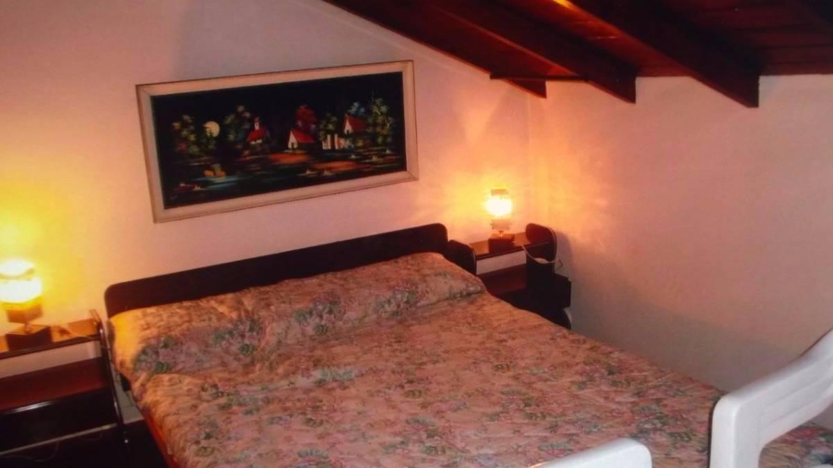 Excelente Departamento Tipo Casa en Complejo de 4 Unidades Funcionales 2