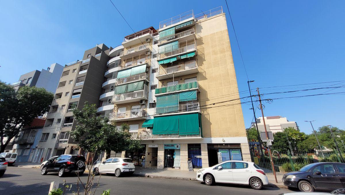 DEPARTAMENTO MONOAMBIENTE MUY LUMISOSO 2 PISO VISTA AL PARQUE