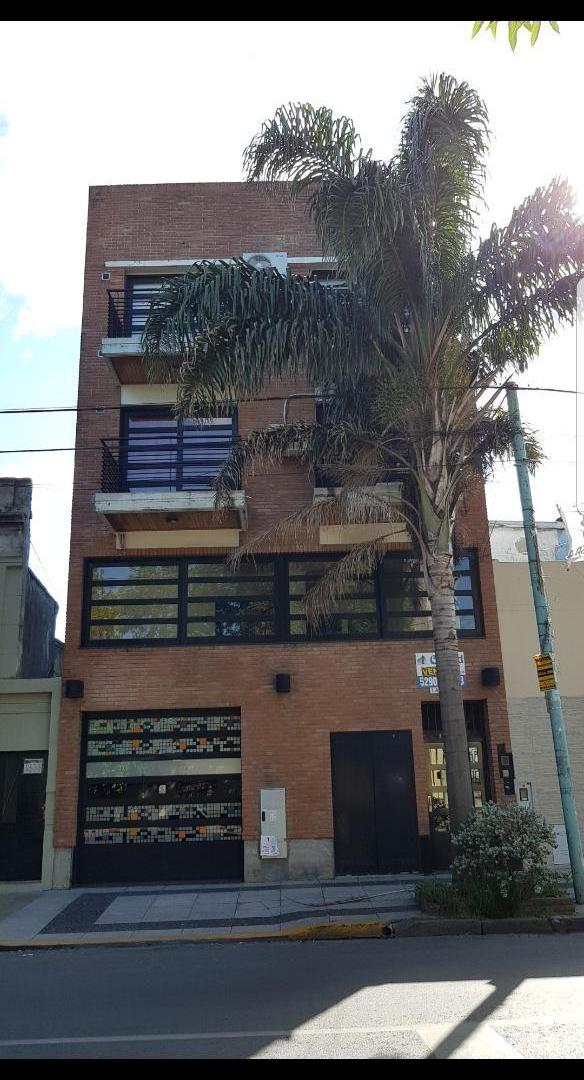 EXCELENTES OFICINAS DE PRIMER NIVEL CON COCHERAS PATIO C/ PARRILLA