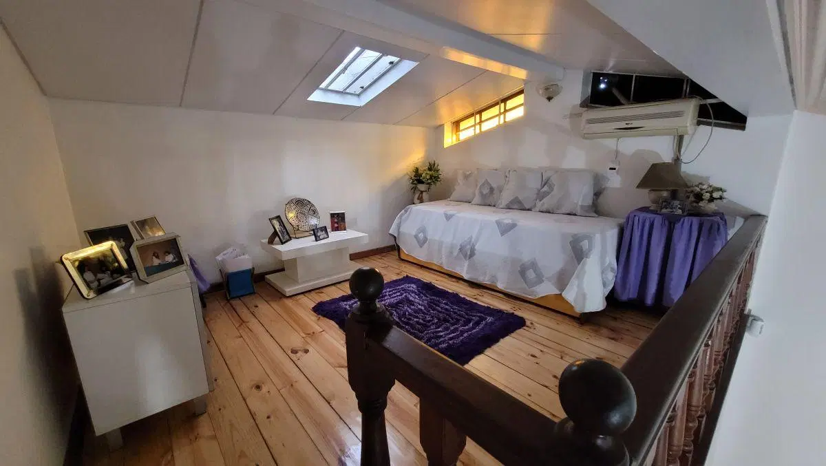 EXCELENTE CASA 5 AMBIENTES, SOBRE LOTE 8.66 X 23.67 2