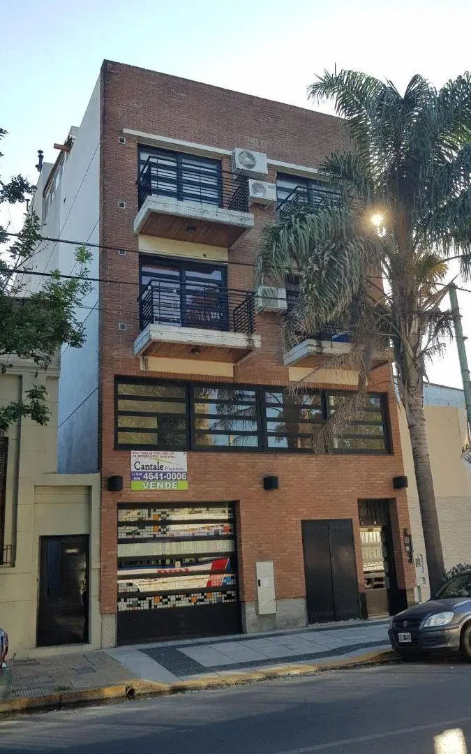 Piso Único de 4 Ambientes en Primer Piso Excelente Calidad en Construcción 2