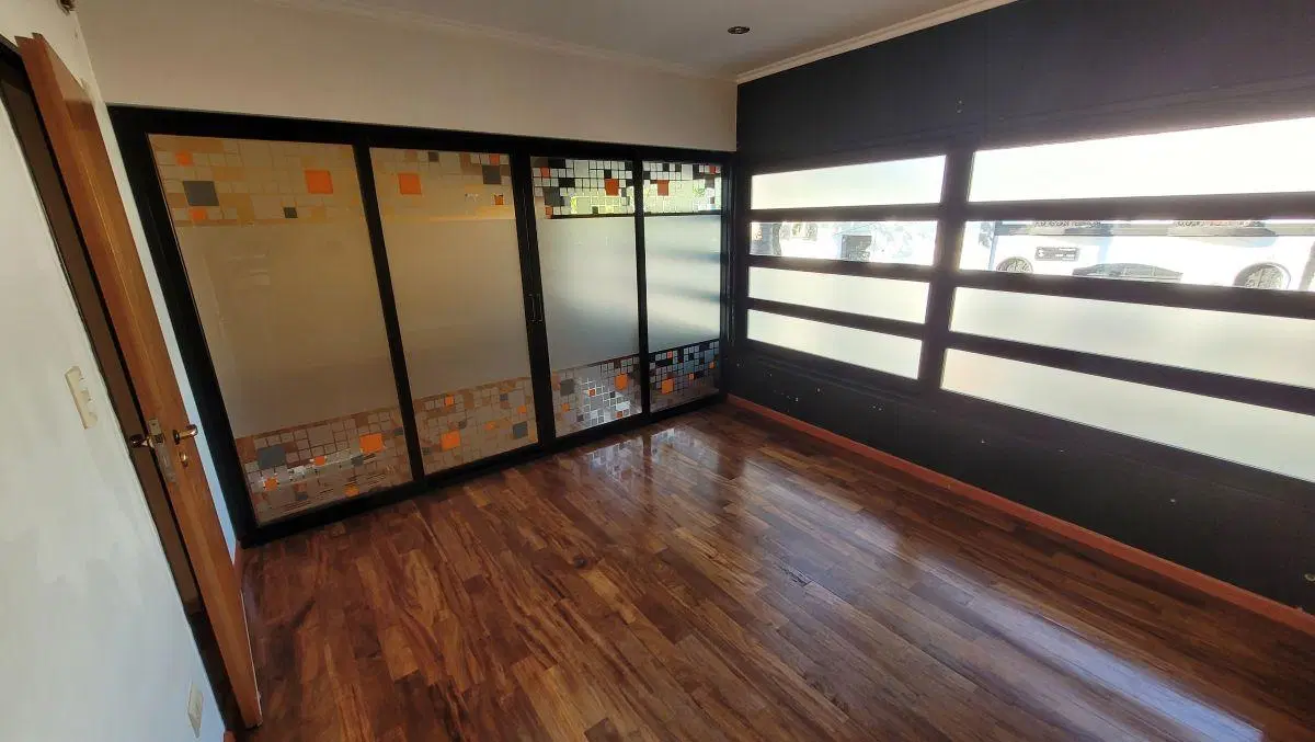 Piso Único de 4 Ambientes en Primer Piso Excelente Calidad en Construcción 3