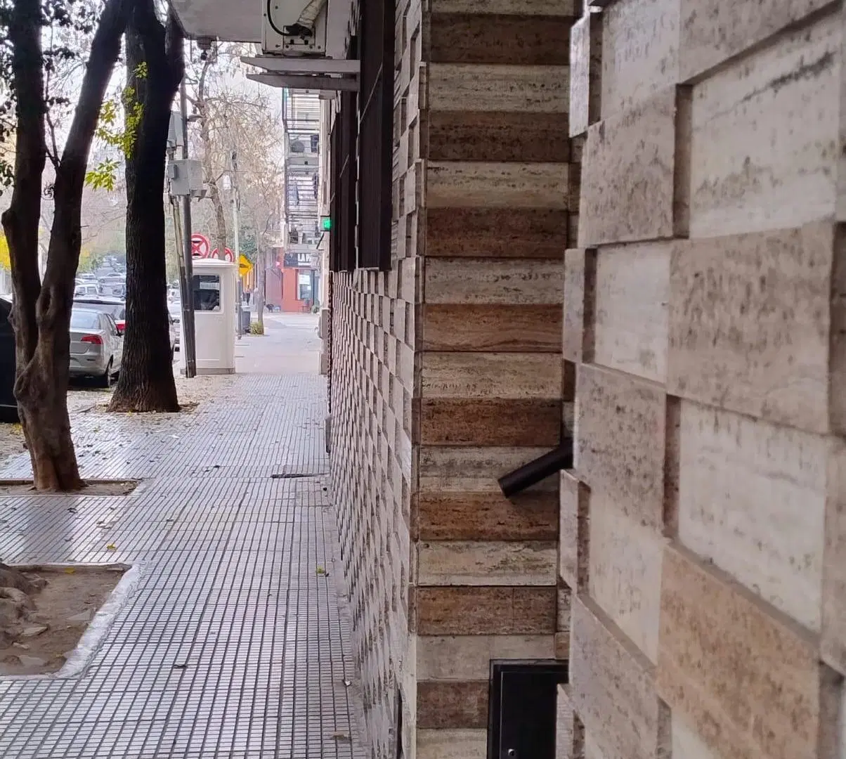 DEPARTAMENTO 2 AMBIENTES AL FRENTE CON BALCON 3