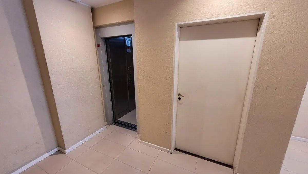 DEPARTAMENTO MONOAMBIENTE AL FRENTE CON BALCON 7MO PISO 4