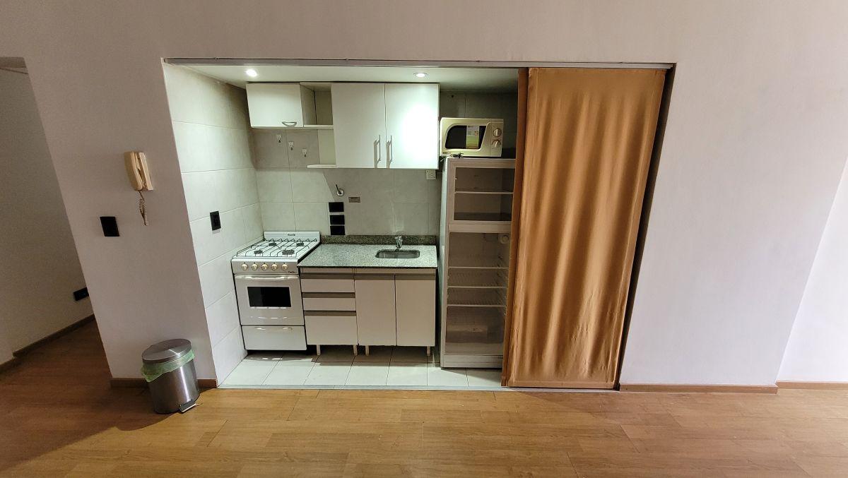 Foto de DEPARTAMENTO MONOAMBIENTE AL FRENTE CON BALCON 7MO PISO, imagen 2