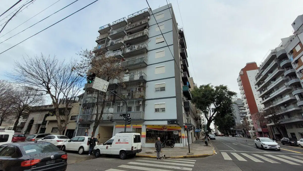 DEPARTAMENTO MONOAMBIENTE AL FRENTE CON BALCON 7MO PISO 5