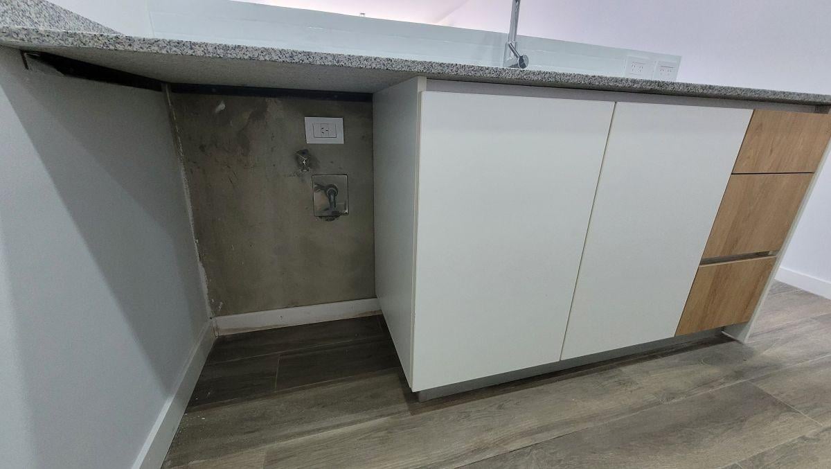 Foto de DEPARTAMENTO MONOAMBIENTE 3ER PISO C/FRENTE CON BALCON, imagen 1